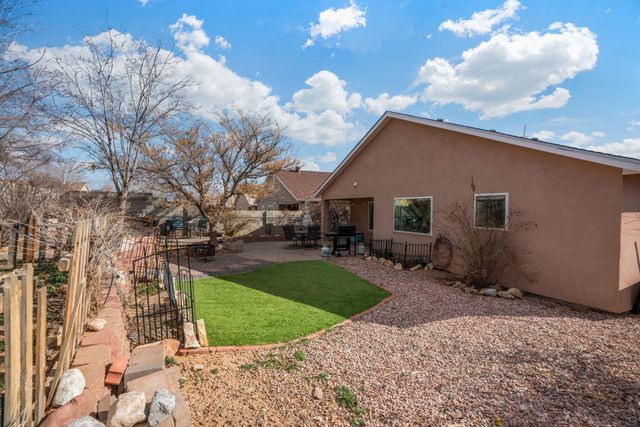 6109 Burgos Avenue NW, Albuquerque, NM 87114