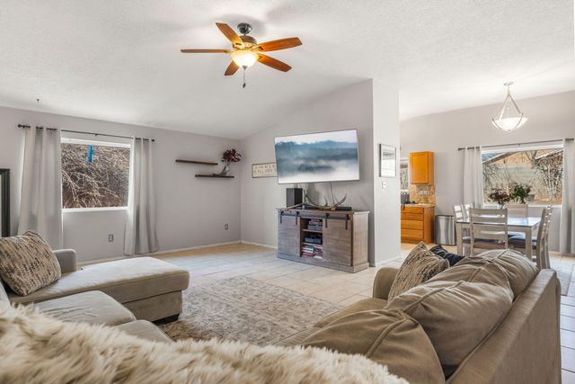 6109 Burgos Avenue NW, Albuquerque, NM 87114