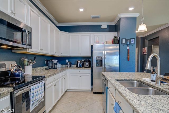 3652 E Hampton CIR, Alva, FL 33920