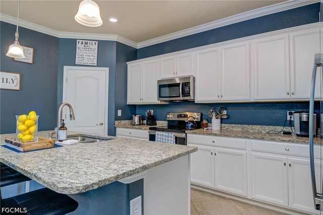 3652 E Hampton CIR, Alva, FL 33920