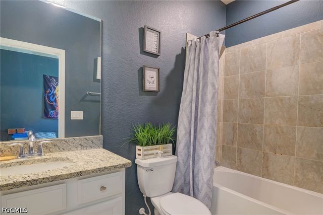 3652 E Hampton CIR, Alva, FL 33920