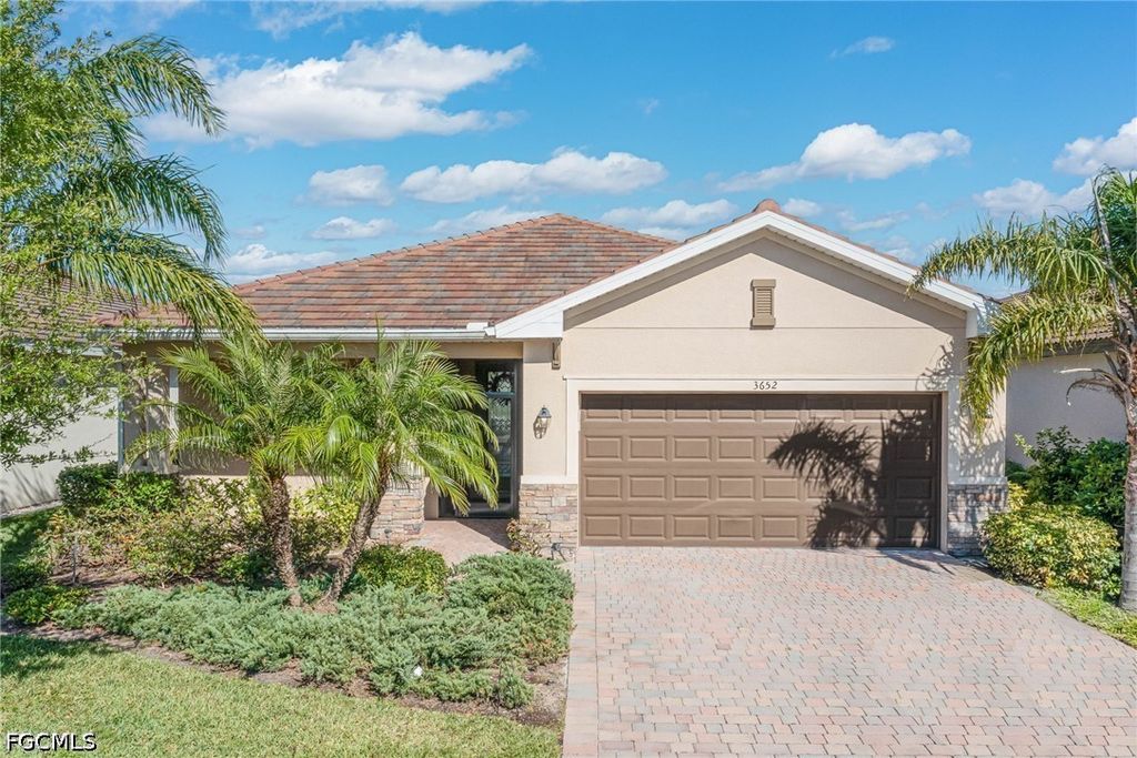 3652 E Hampton CIR, Alva, FL 33920