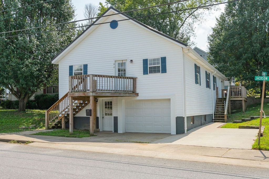 302 Jackson Ave, Carthage, TN 37030