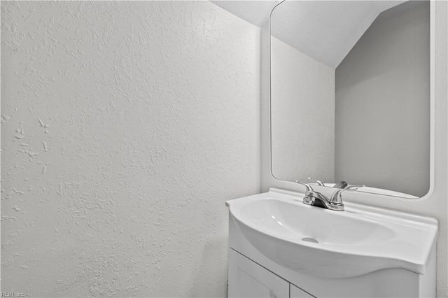 804 Stratford Hall DR, Virginia Beach, VA 23452