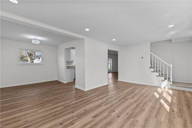 804 Stratford Hall DR, Virginia Beach, VA 23452