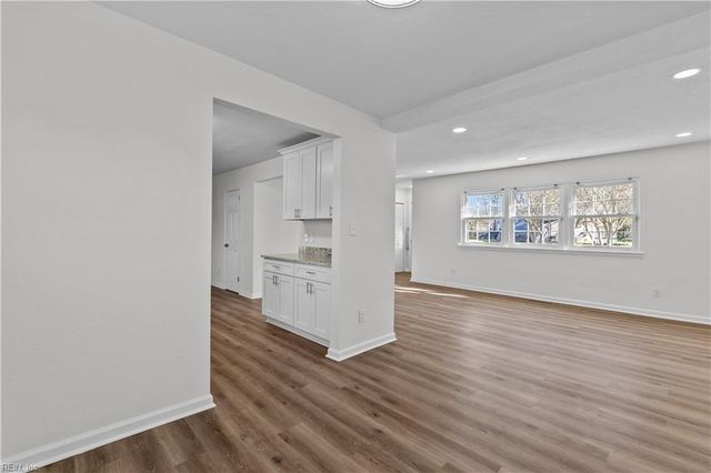 804 Stratford Hall DR, Virginia Beach, VA 23452