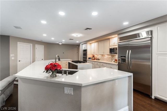 2416 Legacy Island Circle, Henderson, NV 89074