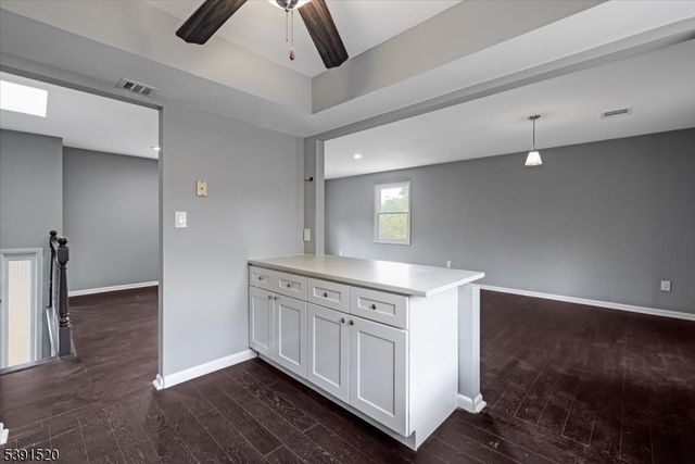 145 Schwarz Blvd, Jefferson Twp., NJ 07849