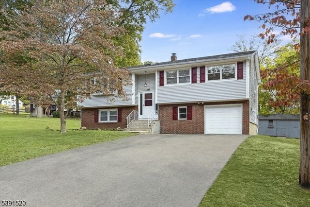 145 Schwarz Blvd, Jefferson Twp., NJ 07849