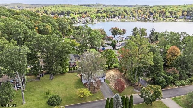 145 Schwarz Blvd, Jefferson Twp., NJ 07849