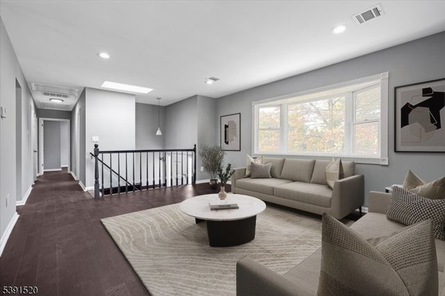 145 Schwarz Blvd, Jefferson Twp., NJ 07849