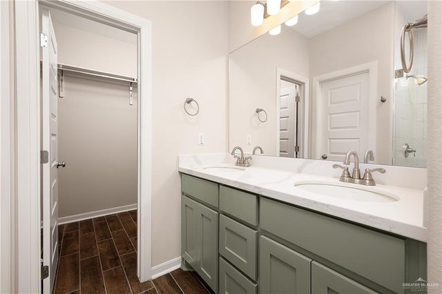 956 W Star Flower Street, Edinburg, TX 78541