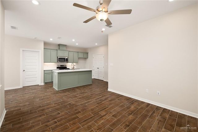 956 W Star Flower Street, Edinburg, TX 78541