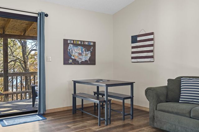 207 Bar M Lane 20-23, Branson West, MO 65737