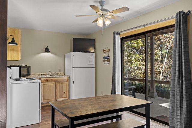 207 Bar M Lane 20-23, Branson West, MO 65737