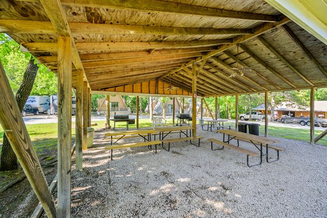 207 Bar M Lane 20-23, Branson West, MO 65737