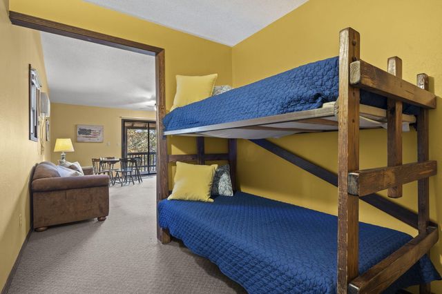 207 Bar M Lane 20-23, Branson West, MO 65737