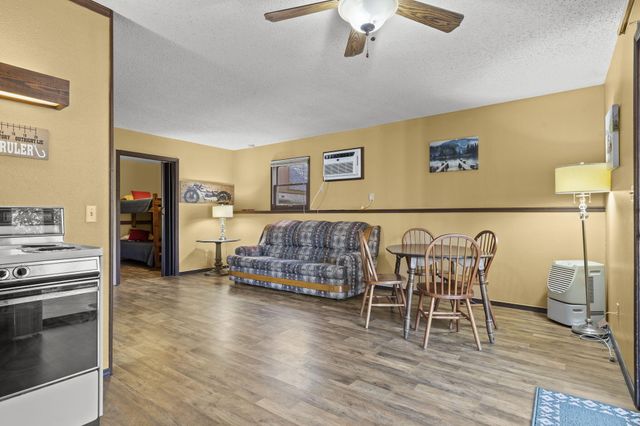 207 Bar M Lane 20-23, Branson West, MO 65737