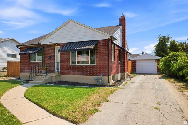 7405 S LOCUST ST, Midvale, UT 84047