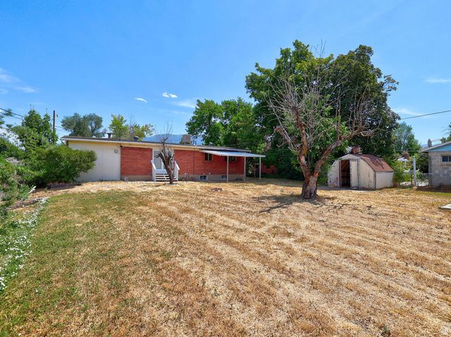225 N GREEN DR, Layton, UT 84041