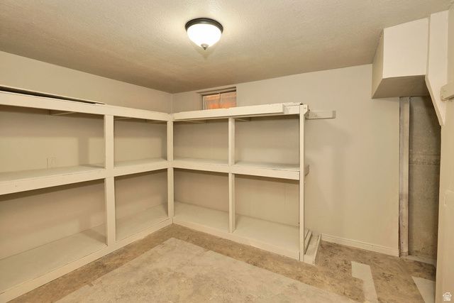 225 N GREEN DR, Layton, UT 84041