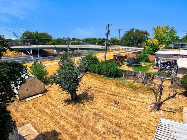 225 N GREEN DR, Layton, UT 84041
