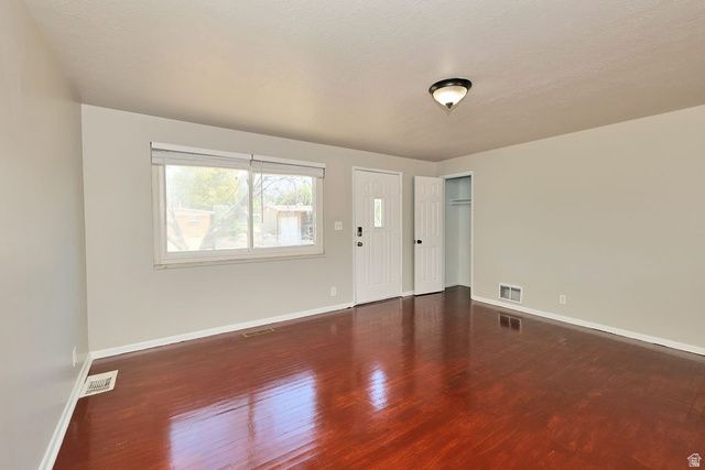 225 N GREEN DR, Layton, UT 84041