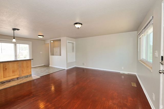 225 N GREEN DR, Layton, UT 84041