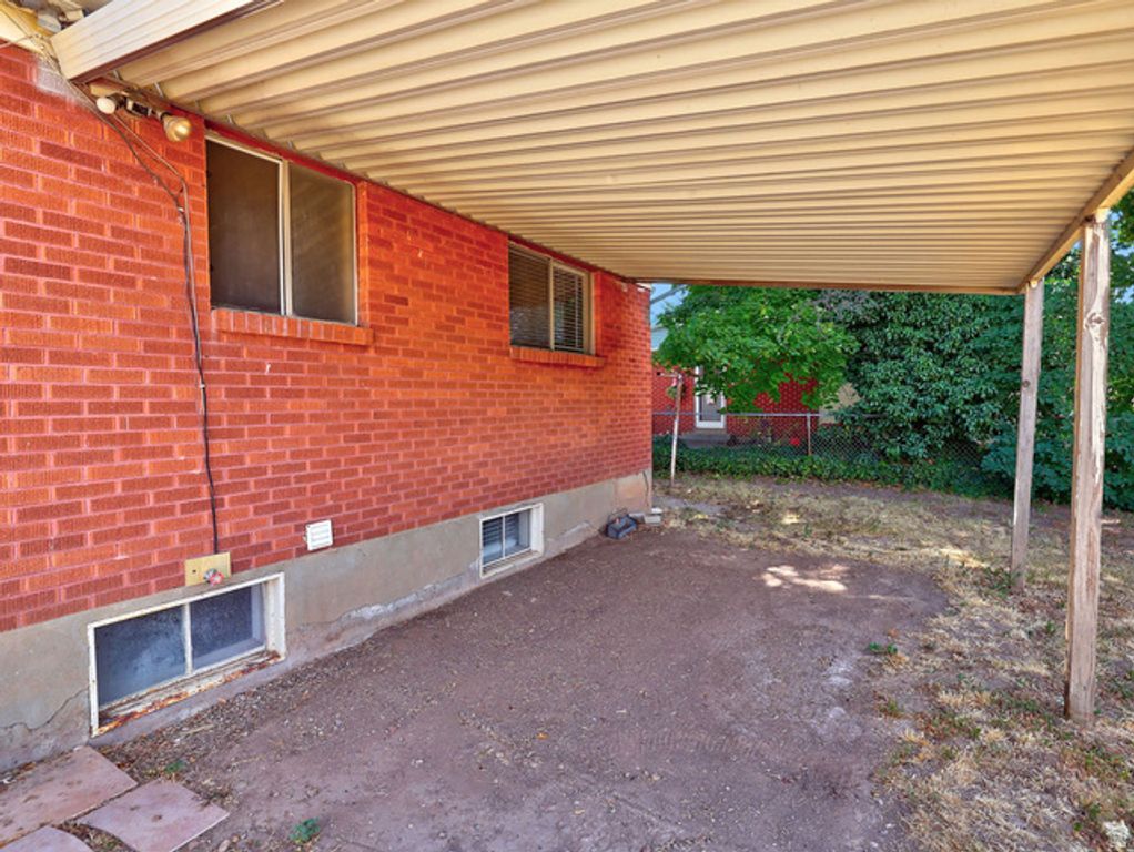 225 N GREEN DR, Layton, UT 84041 — photo 4