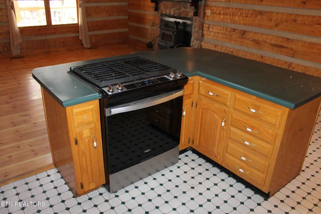 2510 Tinchtown Rd, Jamestown, TN 38556