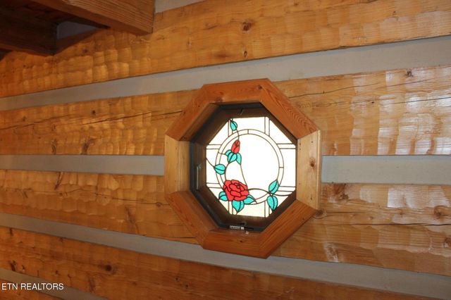 2510 Tinchtown Rd, Jamestown, TN 38556