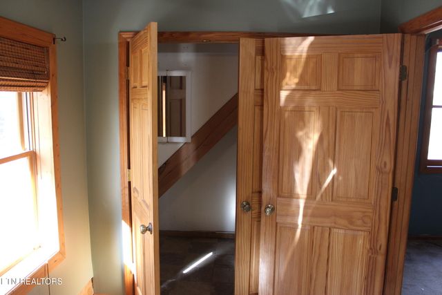 2510 Tinchtown Rd, Jamestown, TN 38556