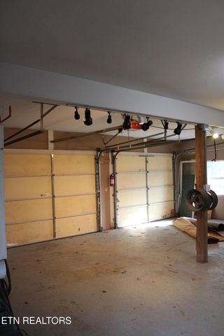 2510 Tinchtown Rd, Jamestown, TN 38556