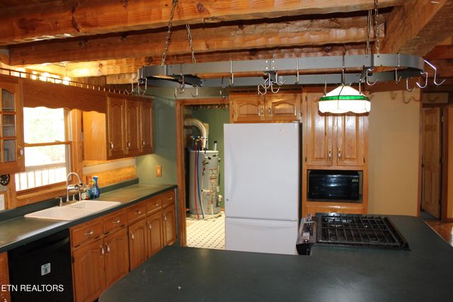 2510 Tinchtown Rd, Jamestown, TN 38556