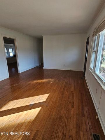 1477 McMinnville Hwy, Sparta, TN 38583