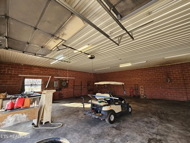 1477 McMinnville Hwy, Sparta, TN 38583