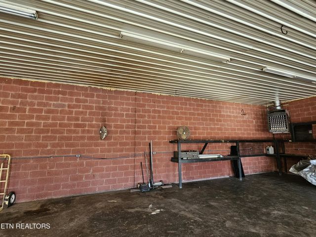 1477 McMinnville Hwy, Sparta, TN 38583