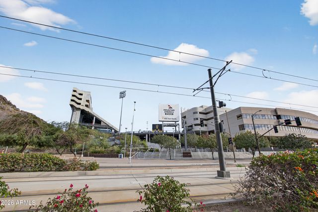 1253 W SOUTHERN Avenue, Tempe, AZ 85282