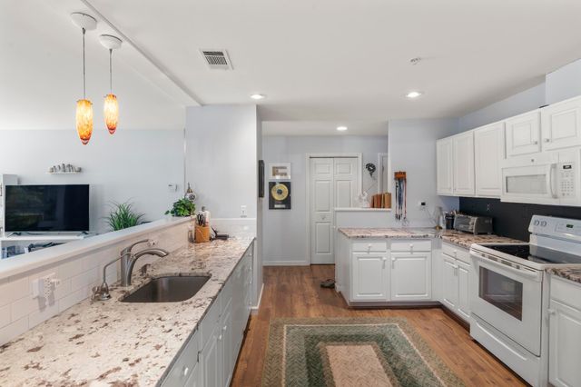 601 Route 28 APT 108, Harwich Port, MA 02646