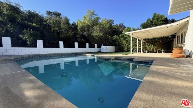 29392 Hillrise Drive, Agoura Hills, CA 91301