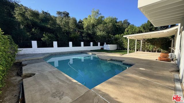 29392 Hillrise Drive, Agoura Hills, CA 91301