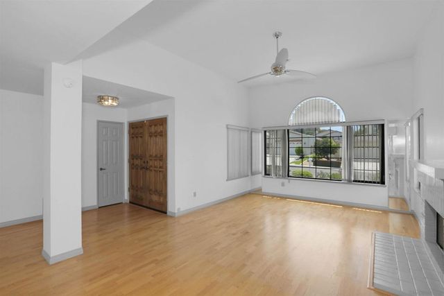 18228 Via Guadalmina, San Diego, CA 92128