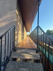 1232 E 68th Street, Los Angeles, CA 90001