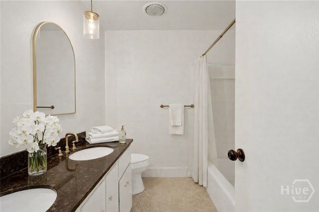 3 Berkley Place, Savannah, GA 31405