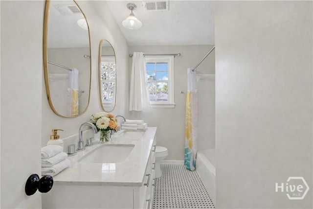 3 Berkley Place, Savannah, GA 31405