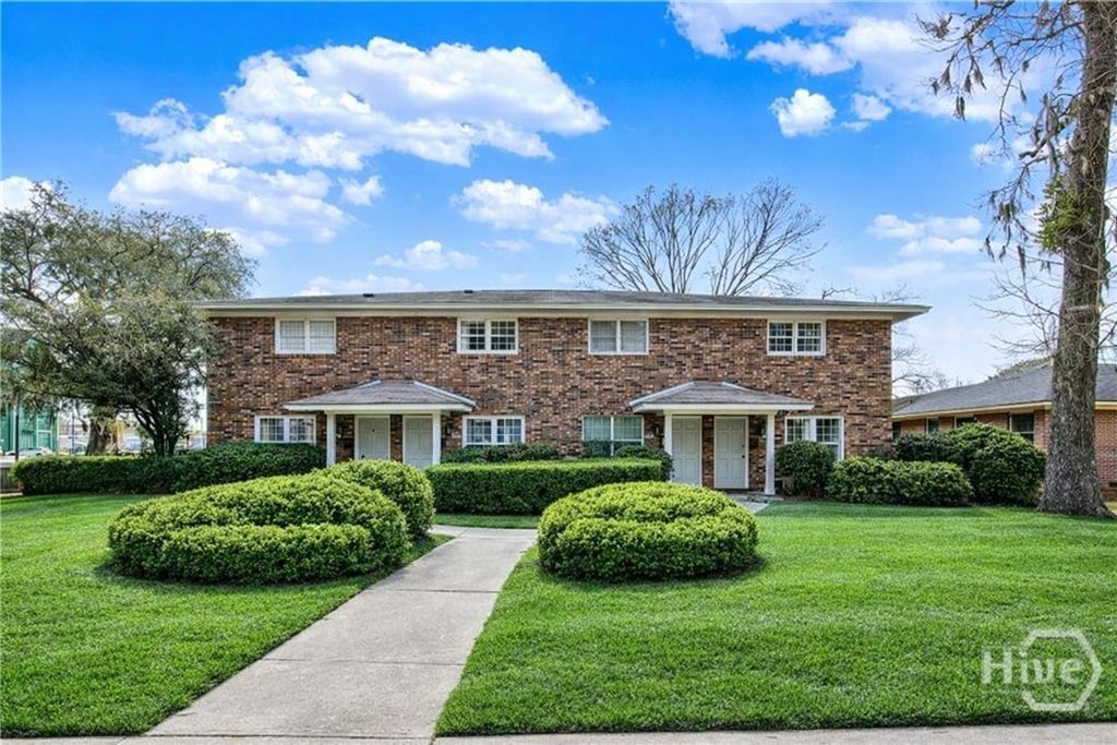 3 Berkley Place, Savannah, GA 31405