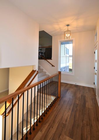 2215 Elk Run Drive SE, Pine Island, MN 55963