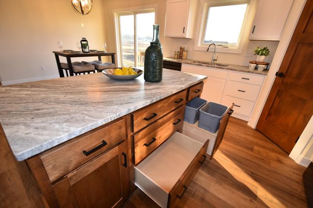 2215 Elk Run Drive SE, Pine Island, MN 55963