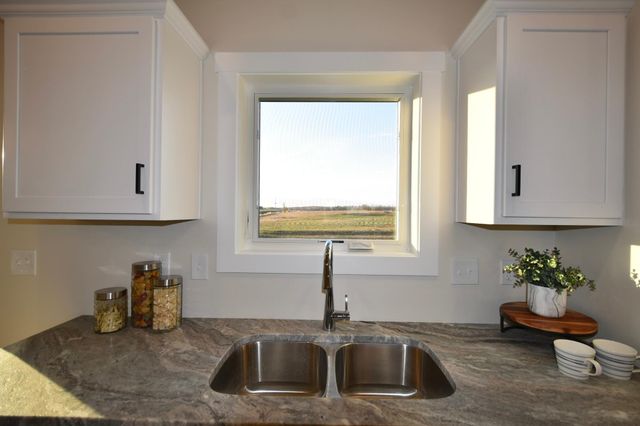 2215 Elk Run Drive SE, Pine Island, MN 55963