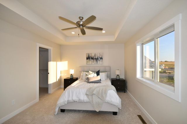 2215 Elk Run Drive SE, Pine Island, MN 55963